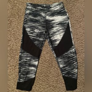 Black/White Capri Leggings